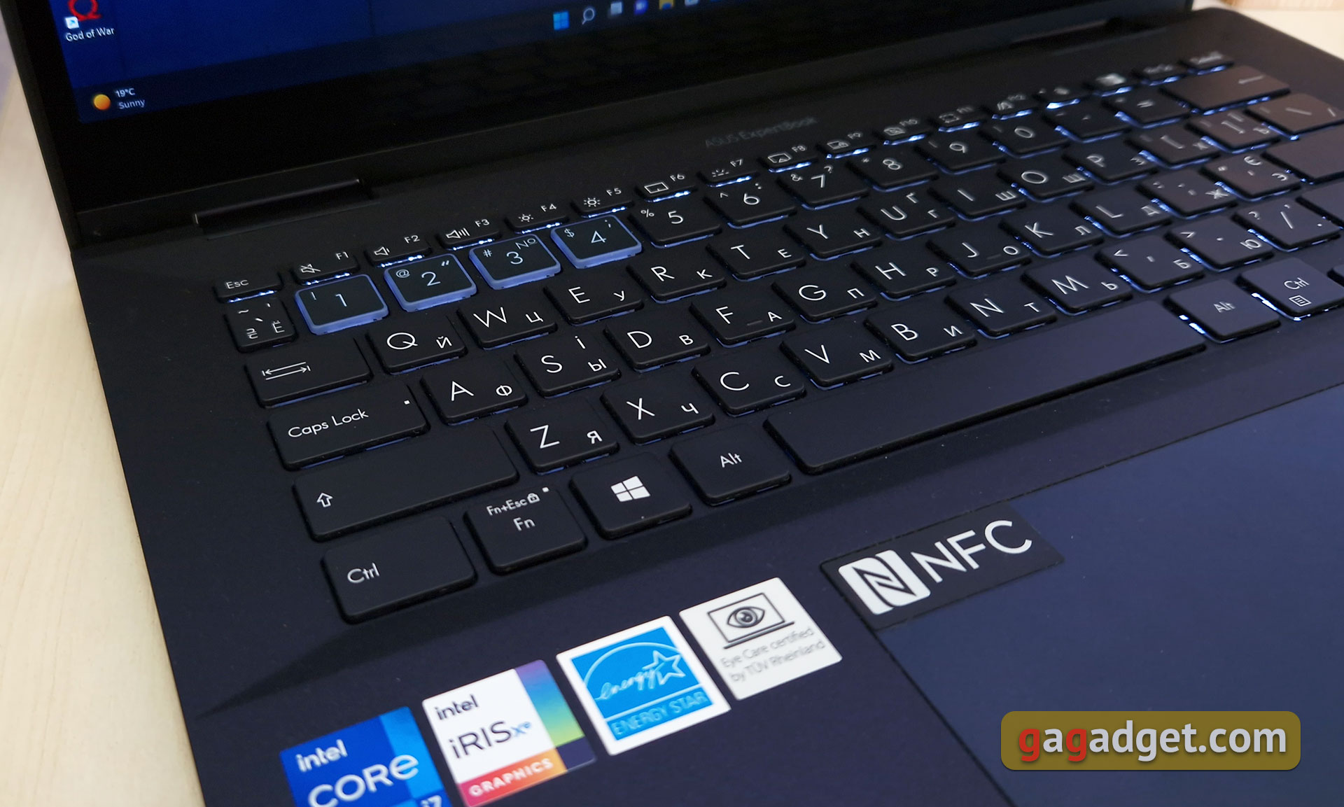ASUS ExpertBook B7 Flip (B7402FEA) Test: Ein Flaggschiff-Enterprise-Notebook mit einem robusten Gehäuse-33 ASUS ExpertBook B7 Flip (B7402FEA) Test: Ein Flaggschiff-Enterprise-Notebook mit einem robusten Gehäuse-33