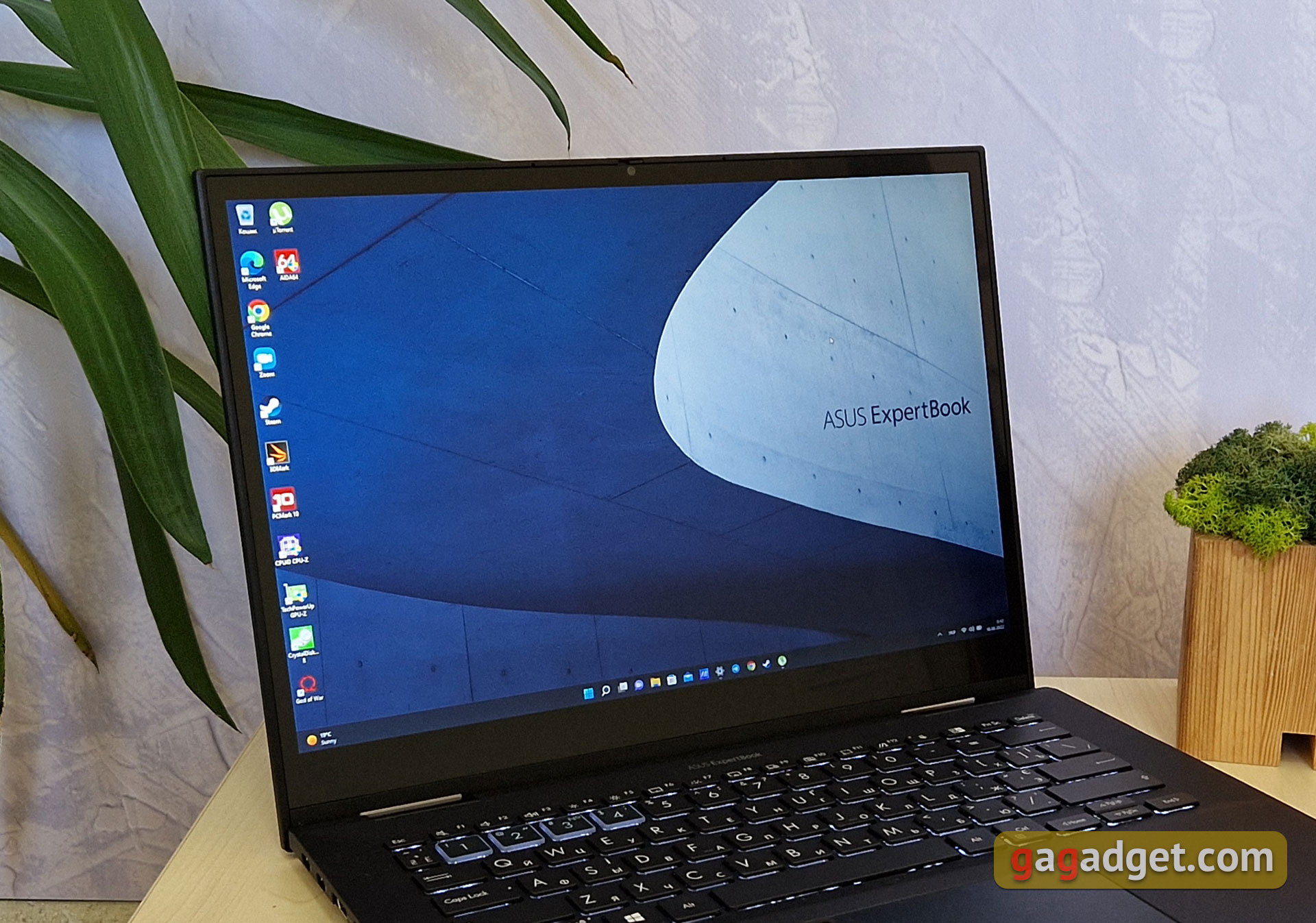 ASUS ExpertBook B7 Flip (B7402FEA) Test: Ein Flaggschiff-Enterprise-Notebook mit einem robusten Gehäuse-38 ASUS ExpertBook B7 Flip (B7402FEA) Test: Ein Flaggschiff-Enterprise-Notebook mit einem robusten Gehäuse-38