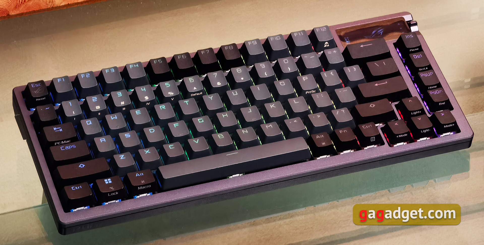 ASUS ROG Azoth im Test: eine kompromisslose mechanische Tastatur für Gamer, die man nicht erwarten würde-52
