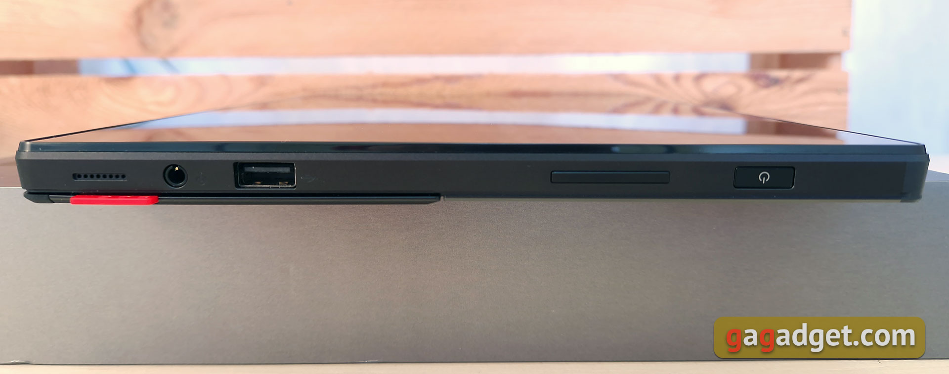 ASUS ROG Flow Z13 (2022) Test: Das leistungsstärkste Gaming-Tablet-16 ASUS ROG Flow Z13 (2022) Test: Das leistungsstärkste Gaming-Tablet-16