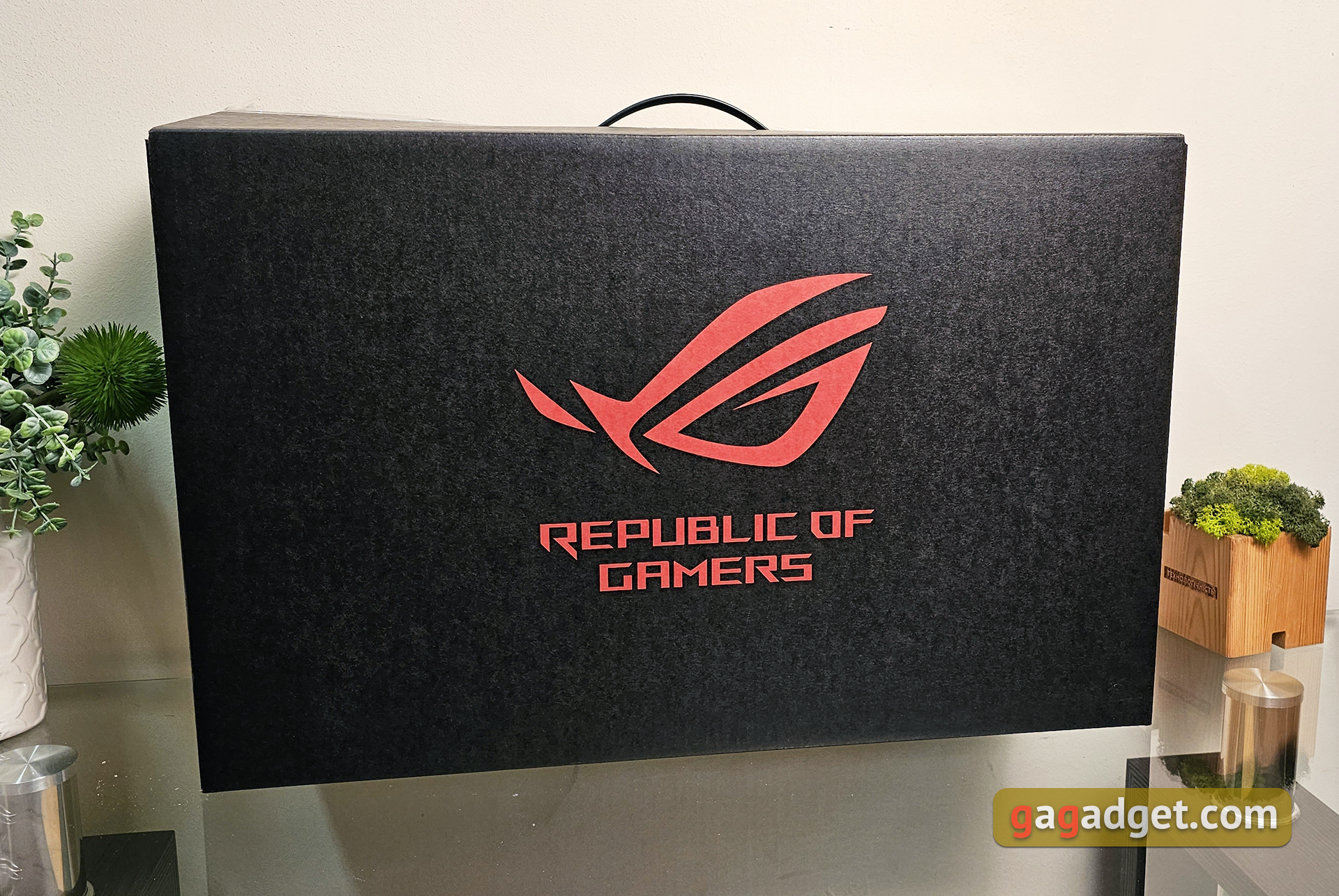 ASUS ROG Strix SCAR 16 (2023) Test: Totale Dominanz auf dem virtuellen Schlachtfeld ASUS ROG Strix SCAR 16 (2023) Test: Totale Dominanz auf dem virtuellen Schlachtfeld