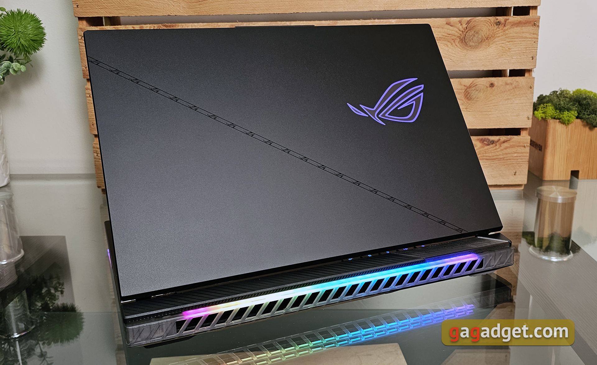 ASUS ROG Strix SCAR 16 (2023) Test: Totale Dominanz auf dem virtuellen Schlachtfeld-13 ASUS ROG Strix SCAR 16 (2023) Test: Totale Dominanz auf dem virtuellen Schlachtfeld-13