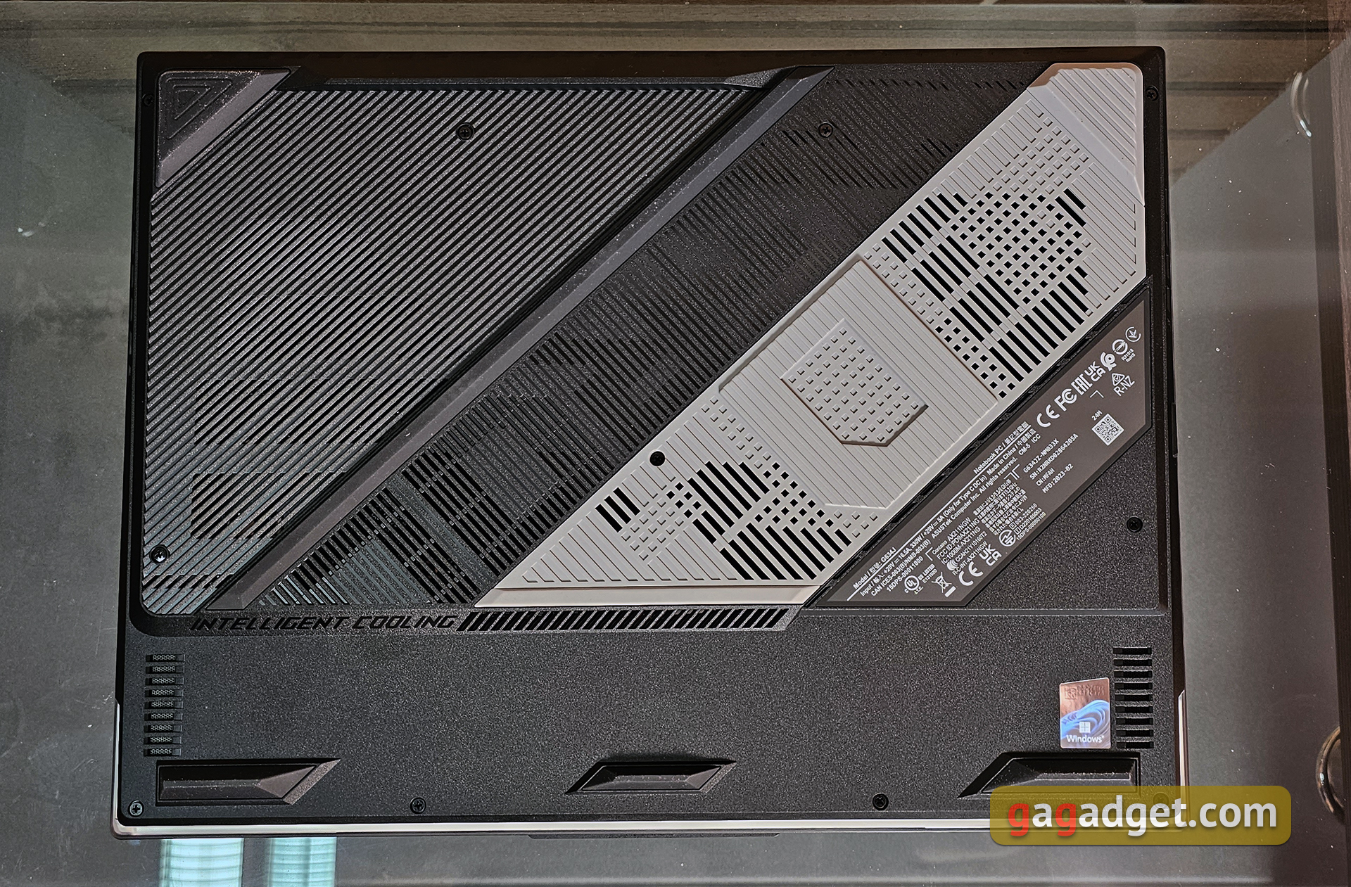 ASUS ROG Strix SCAR 16 (2023) Test: Totale Dominanz auf dem virtuellen Schlachtfeld-20 ASUS ROG Strix SCAR 16 (2023) Test: Totale Dominanz auf dem virtuellen Schlachtfeld-20