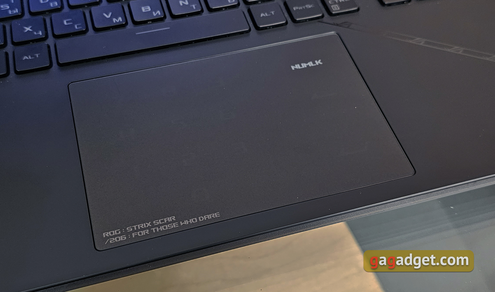 ASUS ROG Strix SCAR 16 (2023) Test: Totale Dominanz auf dem virtuellen Schlachtfeld-24 ASUS ROG Strix SCAR 16 (2023) Test: Totale Dominanz auf dem virtuellen Schlachtfeld-24