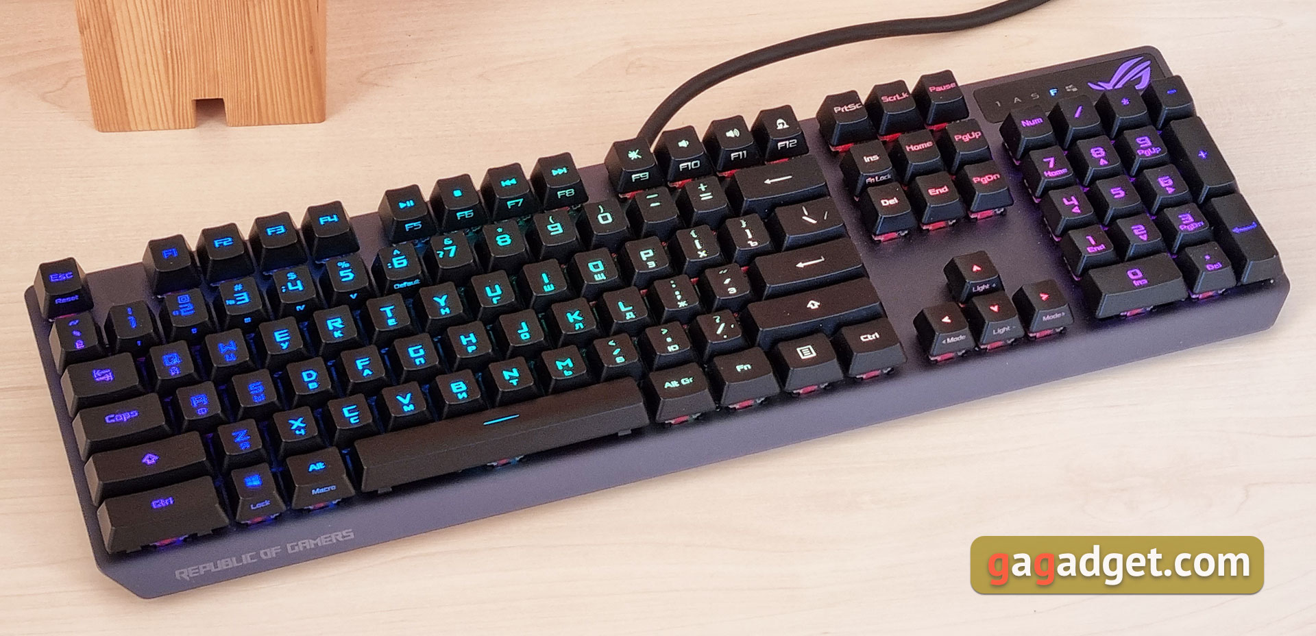 ASUS ROG Strix Scope RX Test: eine opto-mechanische Gaming-Tastatur mit Wasserschutz ASUS ROG Strix Scope RX Test: eine opto-mechanische Gaming-Tastatur mit Wasserschutz