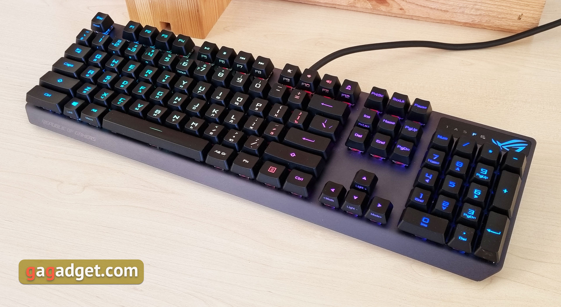 ASUS ROG Strix Scope RX Test: eine opto-mechanische Gaming-Tastatur mit Wasserschutz-3 ASUS ROG Strix Scope RX Test: eine opto-mechanische Gaming-Tastatur mit Wasserschutz-3
