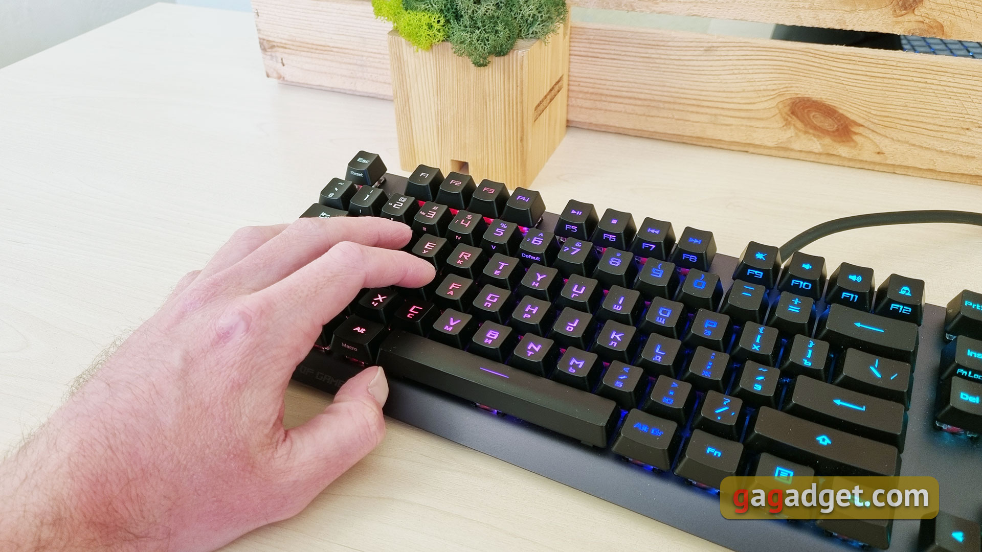 ASUS ROG Strix Scope RX Test: eine opto-mechanische Gaming-Tastatur mit Wasserschutz-18 ASUS ROG Strix Scope RX Test: eine opto-mechanische Gaming-Tastatur mit Wasserschutz-18
