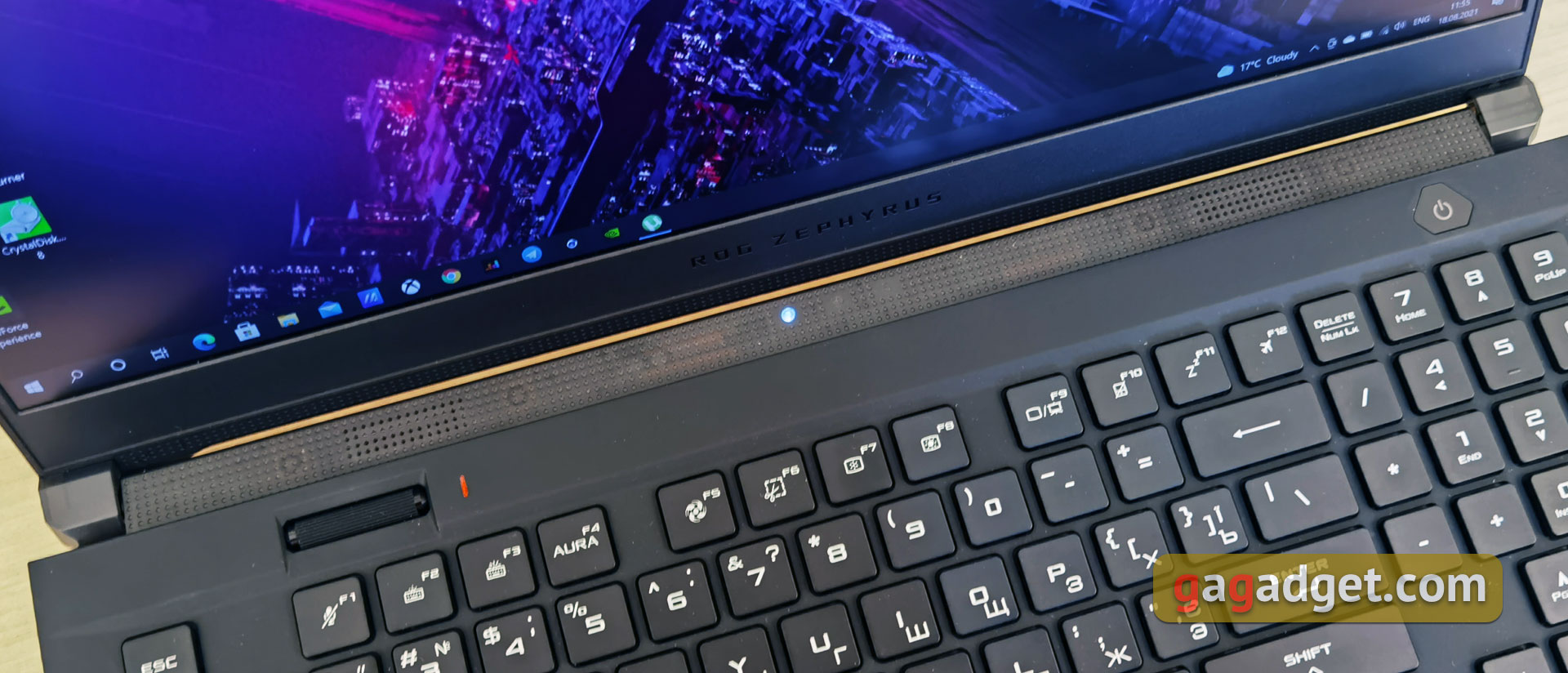 ASUS ROG Zephyrus S17 GX703 im Test: ein All-in-One-Gaming-Laptop-8 ASUS ROG Zephyrus S17 GX703 im Test: ein All-in-One-Gaming-Laptop-8