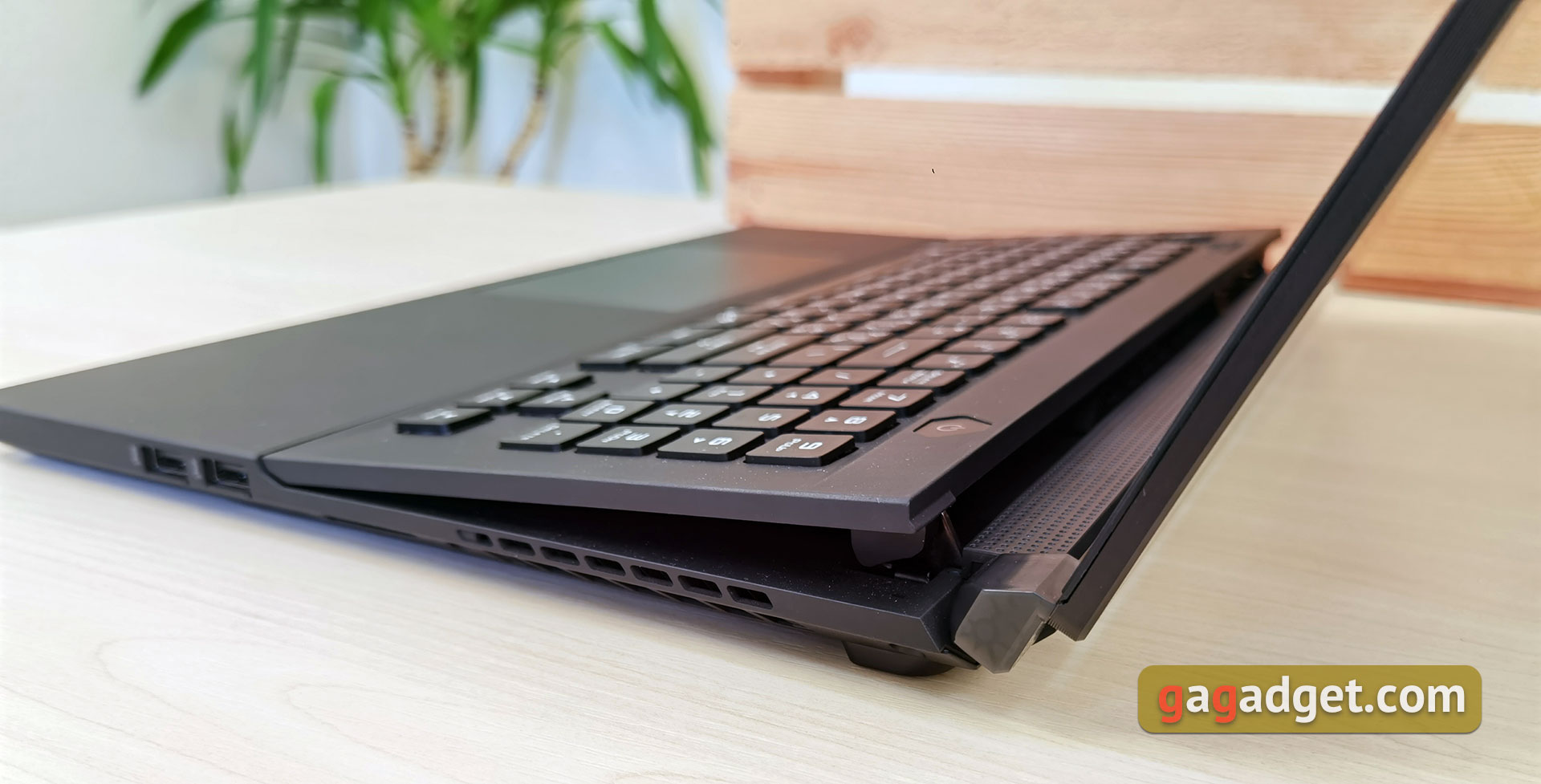 ASUS ROG Zephyrus S17 GX703 im Test: ein All-in-One-Gaming-Laptop-14 ASUS ROG Zephyrus S17 GX703 im Test: ein All-in-One-Gaming-Laptop-14