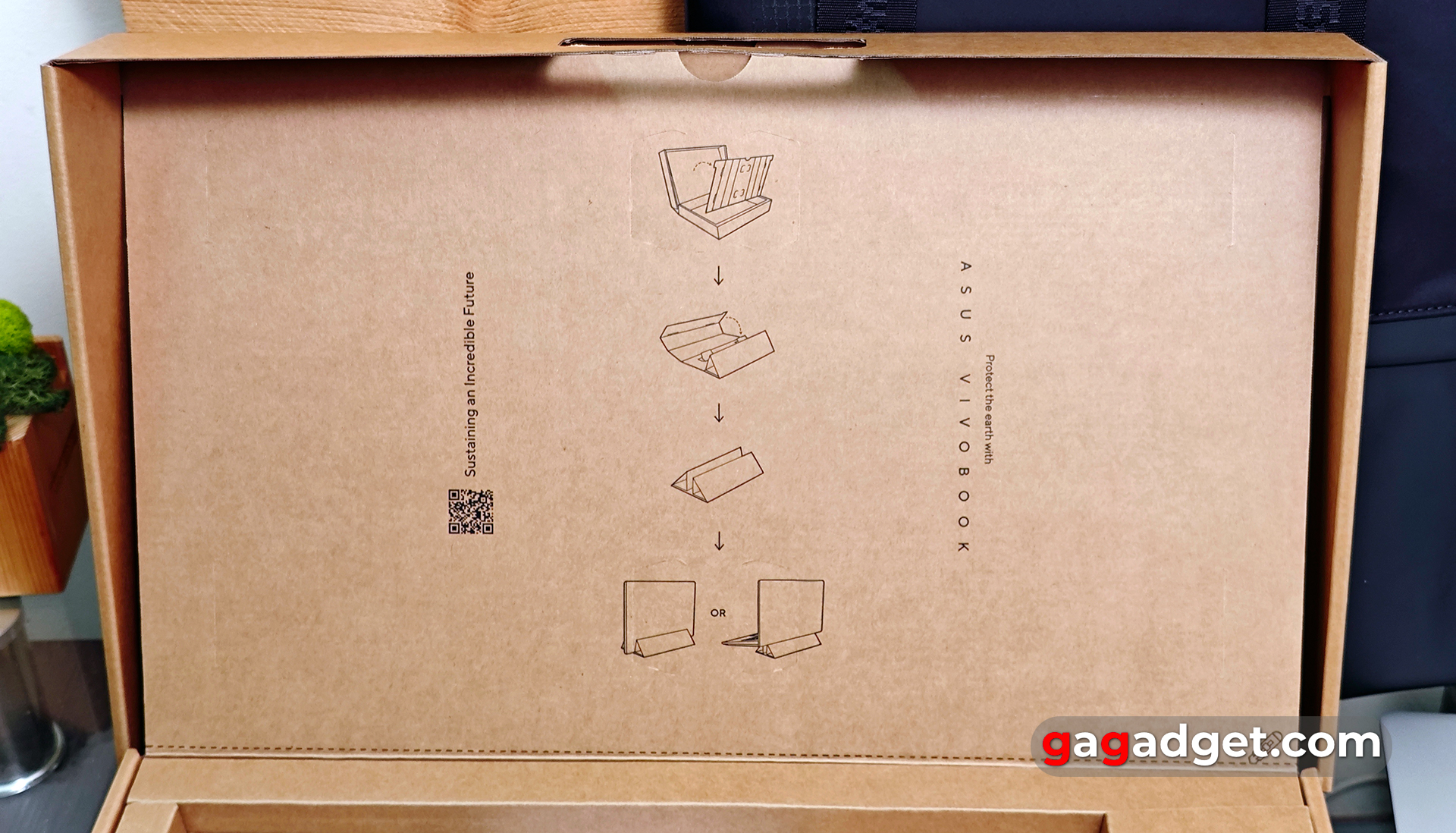 ASUS Vivobook S 15 Overview: Package Contents ASUS Vivobook S 15 Overview: Shipping Package