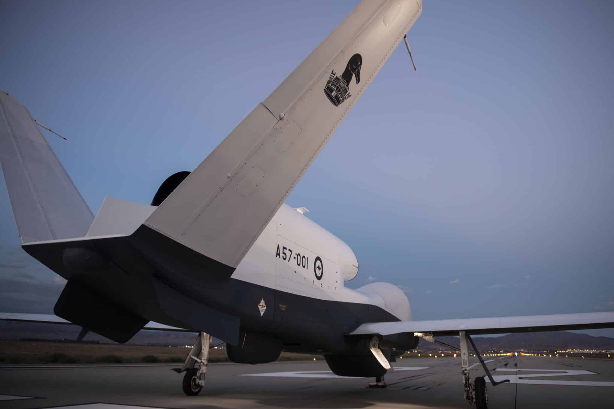 Australiens erste strategische Drohne MQ-4C Triton absolvierte ihren Erstflug bei Northrop Grumman Australiens erste strategische Drohne MQ-4C Triton absolvierte ihren Erstflug bei Northrop Grumman