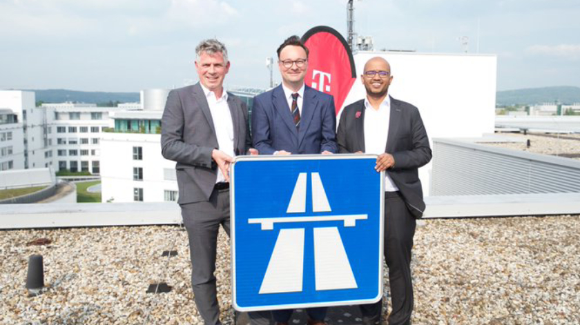 Eine Datenautobahn für schnelle Kommunikation: Deutsche Telekom und Autobahn GmbH bauen 400 5G- und LTE-Standorte und verdoppeln die Geschwindigkeit Eine Datenautobahn für schnelle Kommunikation: Deutsche Telekom und Autobahn GmbH bauen 400 5G- und LTE-Standorte und verdoppeln die Geschwindigkeit