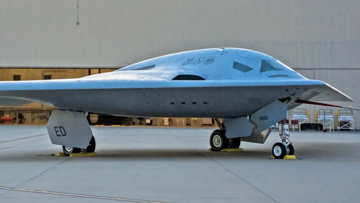Der erste Vorserienbomber B-21 Raider