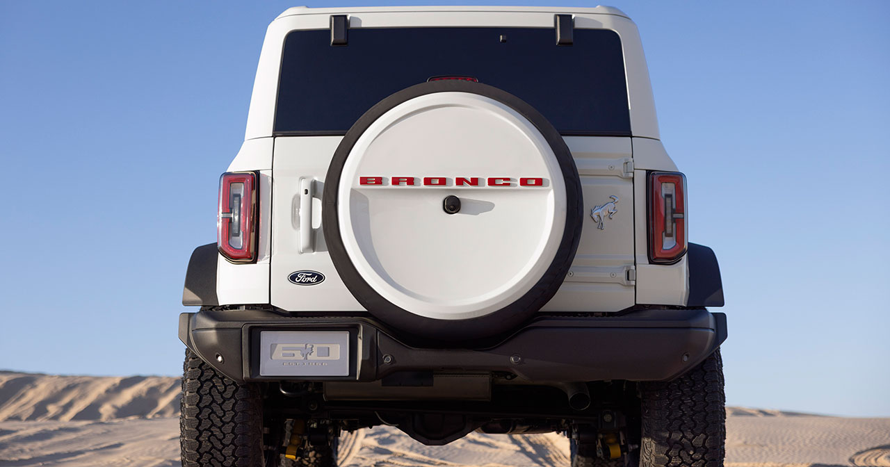 Ford Bronco 60th Anniversary Edition - Reifen Nahaufnahme Ford Bronco 60th Anniversary Edition - Reifen Nahaufnahme