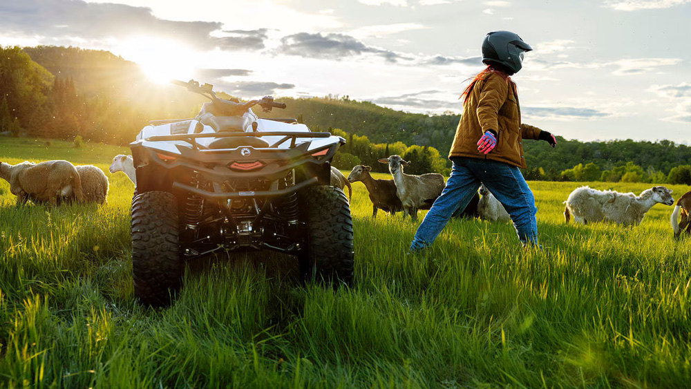 Elektrisches ATV Can-Am Outlander Electric. Elektrisches ATV Can-Am Outlander Electric.