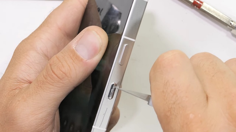 Auswirkungen des Feuers auf das Nothing Phone Display (3)
