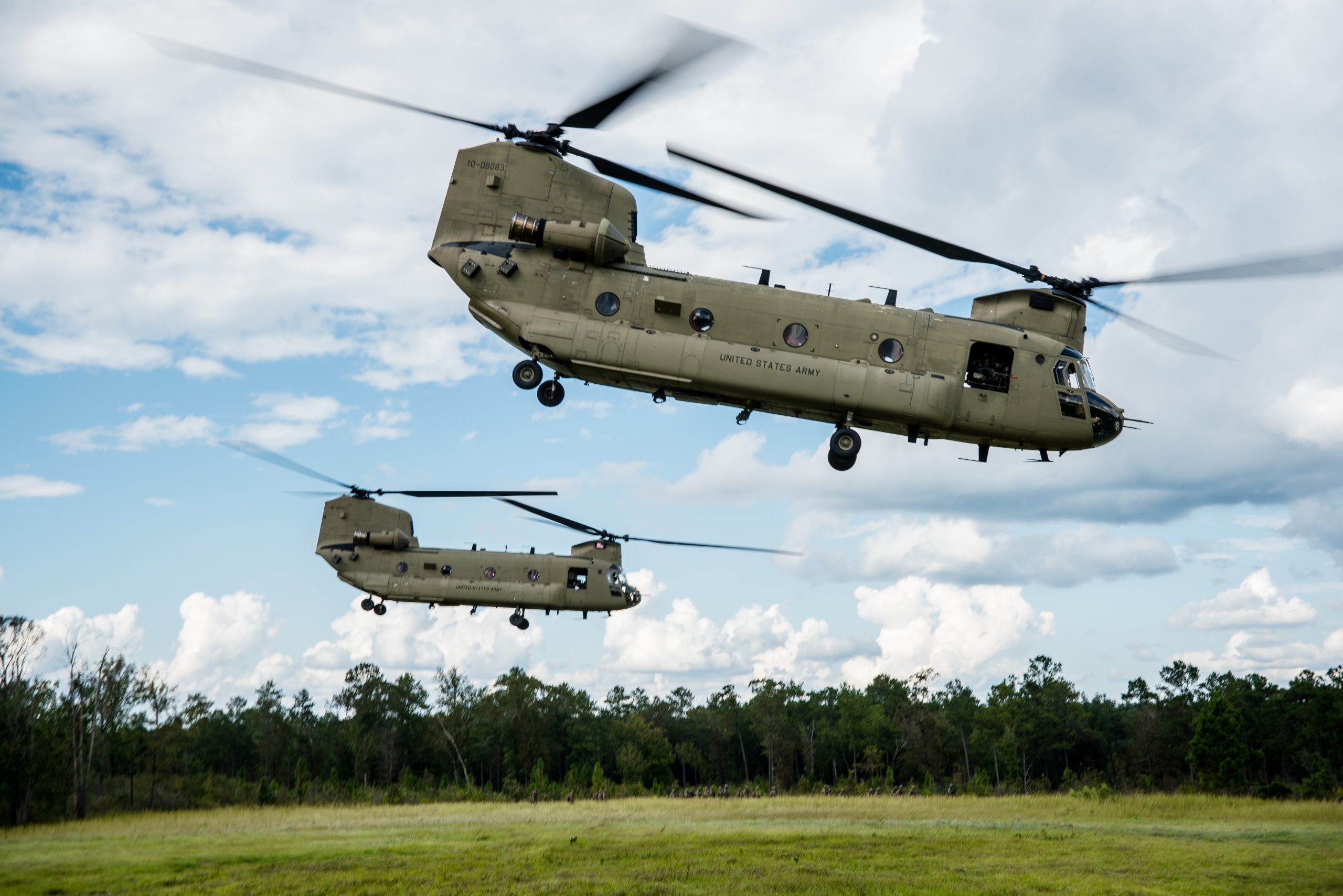 Deutschland wird 60 CH-47F Chinook-Hubschrauber in der Nähe von Berlin zusammen mit dem Raketenabwehrsystem Arrow-3 stationieren