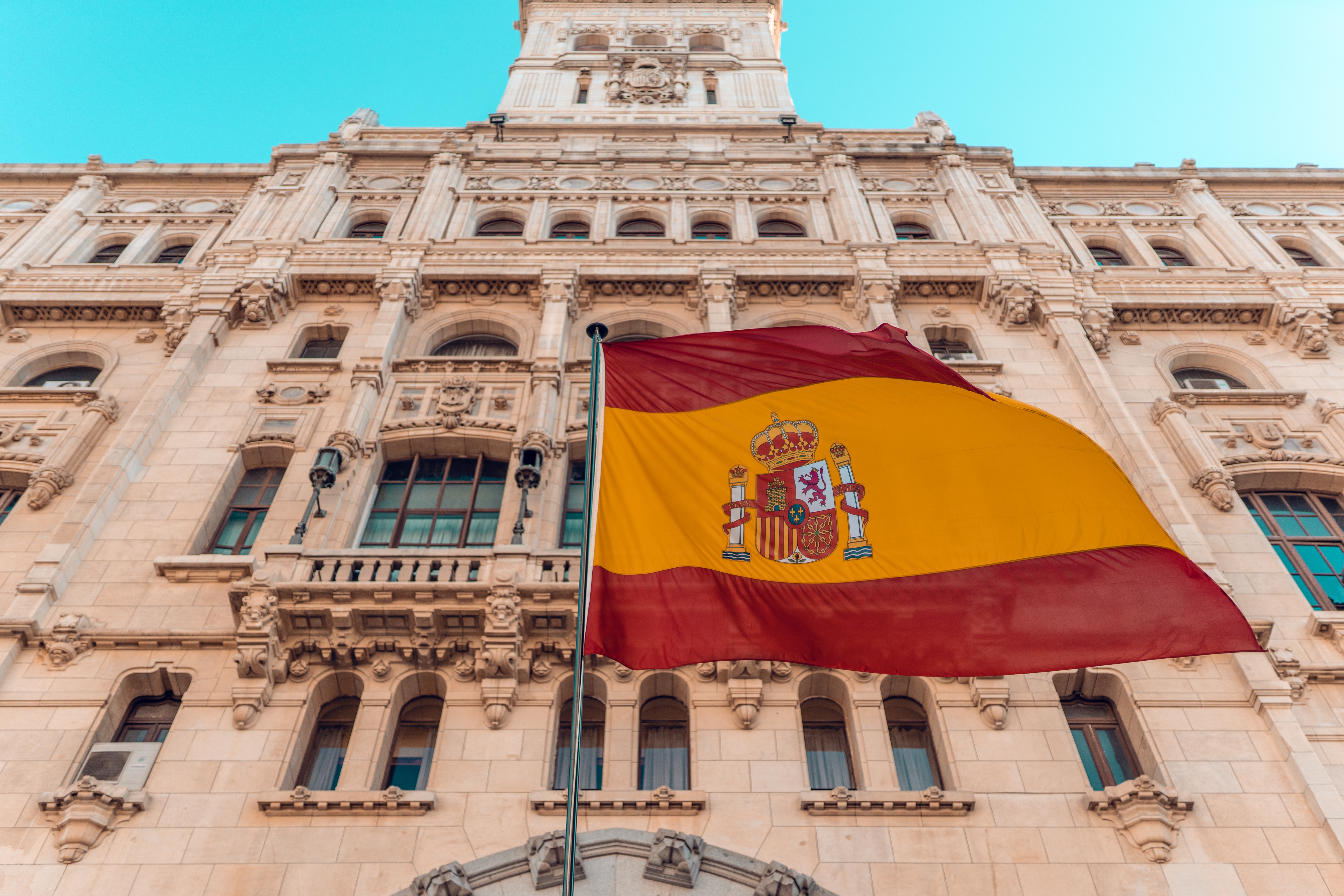 Spanische Staatsanwaltschaft prüft Rechtmäßigkeit der Verbreitung von AI-Bildern nackter Mädchen durch Teenager Spanische Staatsanwaltschaft prüft Rechtmäßigkeit der Verbreitung von AI-Bildern nackter Mädchen durch Teenager