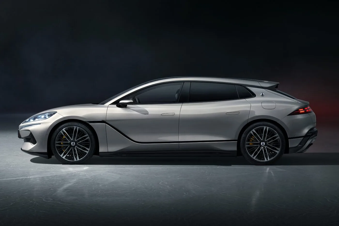 Aufbau des Modells Denza Z9GT Aufbau des Modells Denza Z9GT