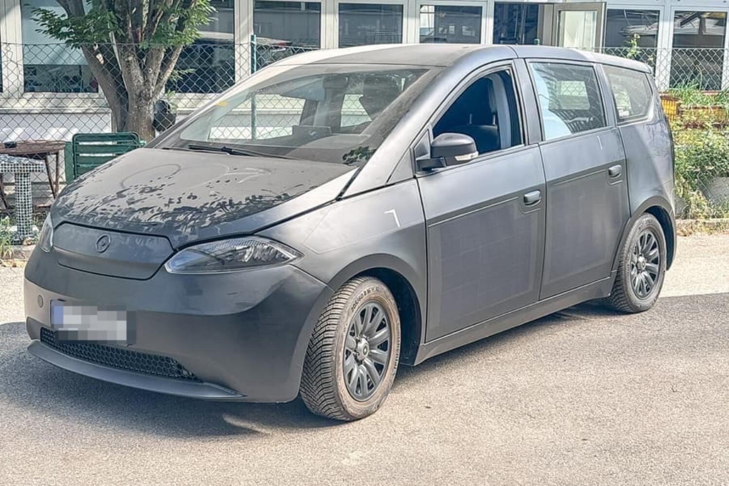 Das Sono Elektroauto in Aktion