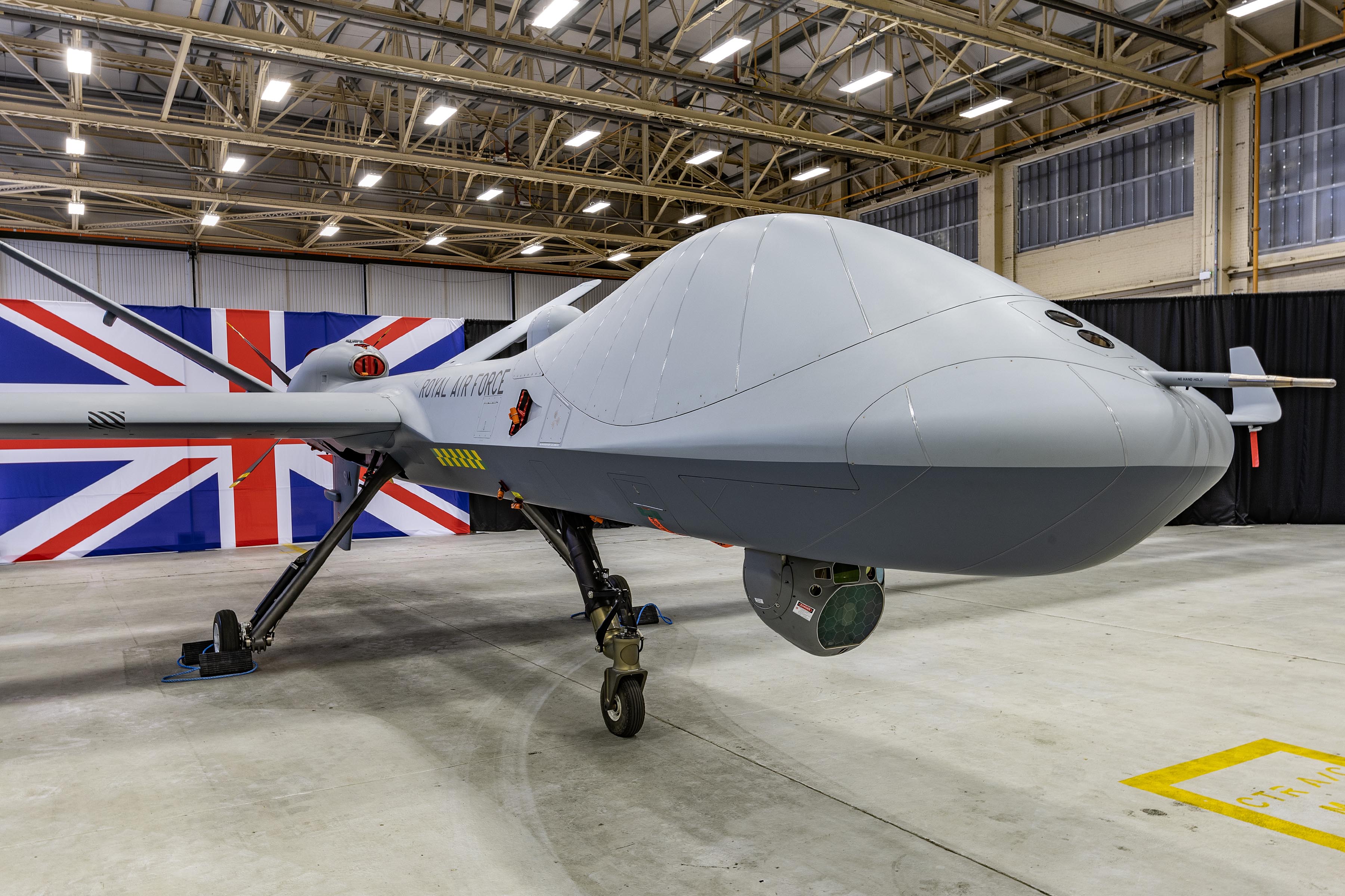 Die britische Royal Air Force hat die erste US Protector RG Mk1 Kampf- und Aufklärungsdrohne erhalten Die britische Royal Air Force hat die erste US Protector RG Mk1 Kampf- und Aufklärungsdrohne erhalten