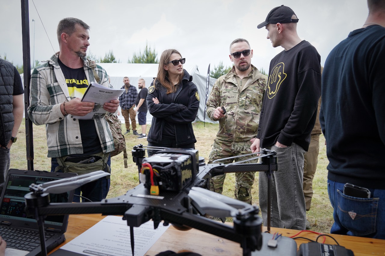 Demonstration von Multi-Rotor-Drohnen Ukrainische Entwickler und das Militär