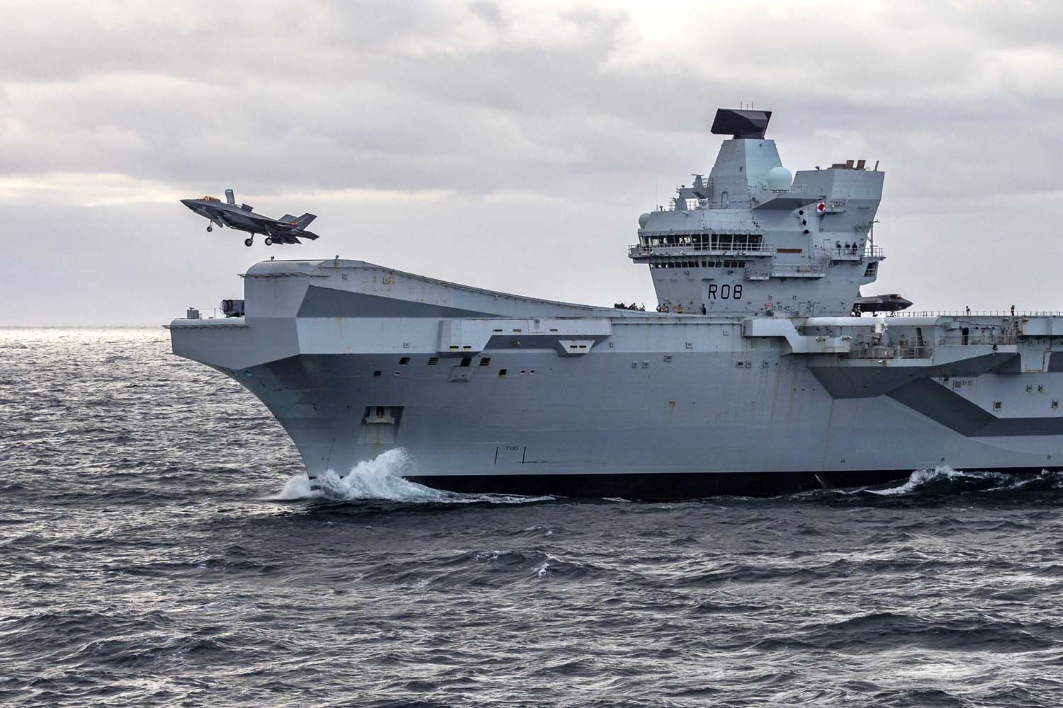 Der britische Flugzeugträger HMS Queen Elizabeth, der Kampfflugzeuge der fünften Generation vom Typ F-35B Lightning II an Bord hat, ist zum ersten Mal in der Geschichte unter NATO-Kommando gestellt worden.-13 Der britische Flugzeugträger HMS Queen Elizabeth, der Kampfflugzeuge der fünften Generation vom Typ F-35B Lightning II an Bord hat, ist zum ersten Mal in der Geschichte unter NATO-Kommando gestellt worden.-13