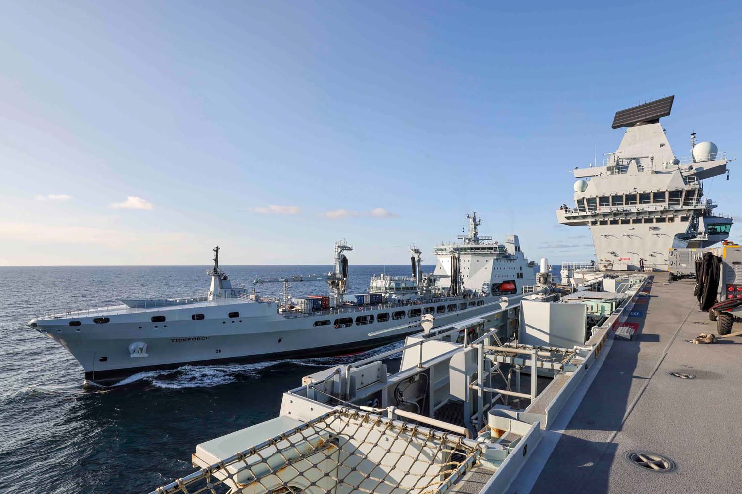 Der Flaggschiff-Flugzeugträger HMS Queen Elizabeth, der mit F-35 Lightning II-Kampfflugzeugen der fünften Generation bestückt ist, hat vor der norwegischen Küste erfolgreich eine Reihe von simulierten Einsätzen durchgeführt-3 Der Flaggschiff-Flugzeugträger HMS Queen Elizabeth, der mit F-35 Lightning II-Kampfflugzeugen der fünften Generation bestückt ist, hat vor der norwegischen Küste erfolgreich eine Reihe von simulierten Einsätzen durchgeführt-3
