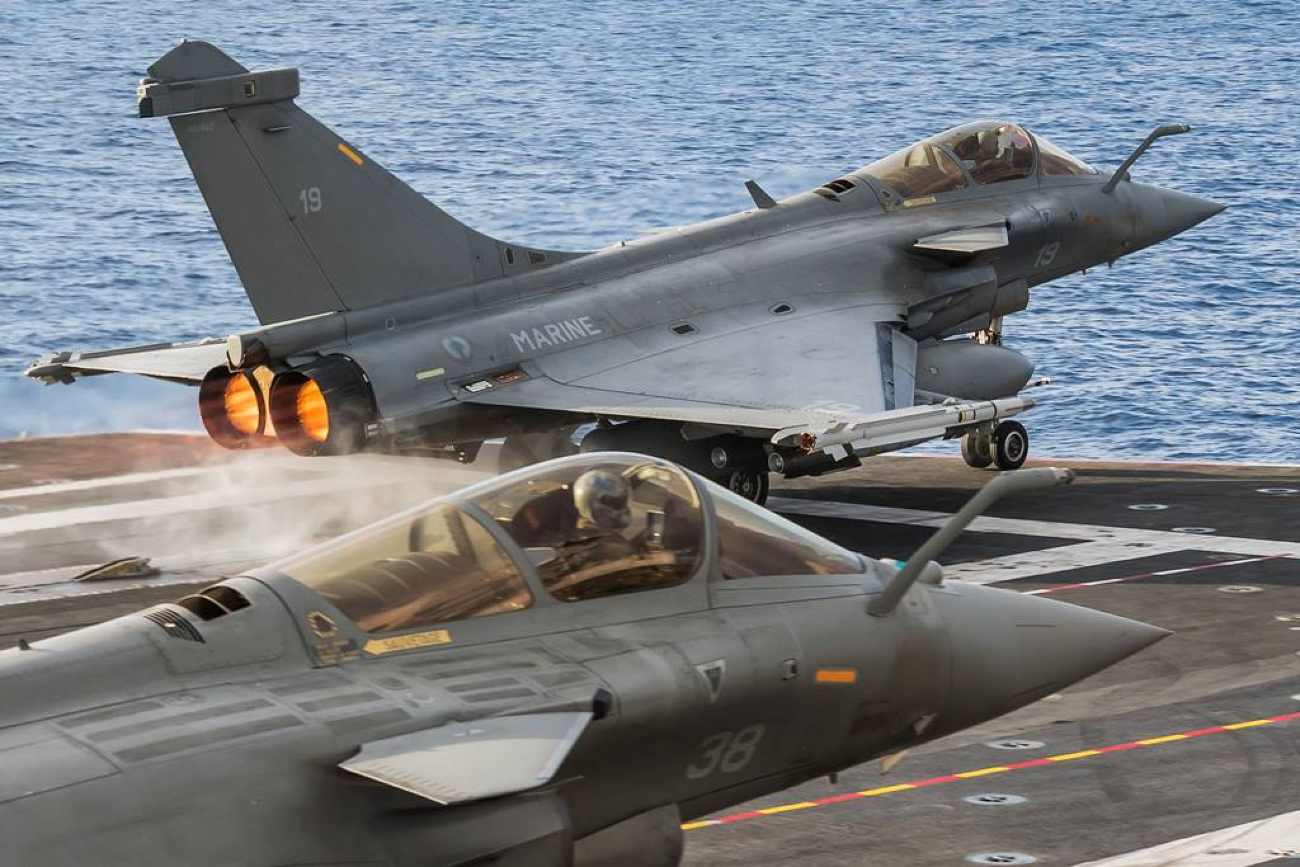 Indien hat Frankreich offiziell seine Entscheidung mitgeteilt, 26 Kampfflugzeuge vom Typ Rafale M für seinen neuesten Flugzeugträger INS Vikrant zu kaufen. Indien hat Frankreich offiziell seine Entscheidung mitgeteilt, 26 Kampfflugzeuge vom Typ Rafale M für seinen neuesten Flugzeugträger INS Vikrant zu kaufen.