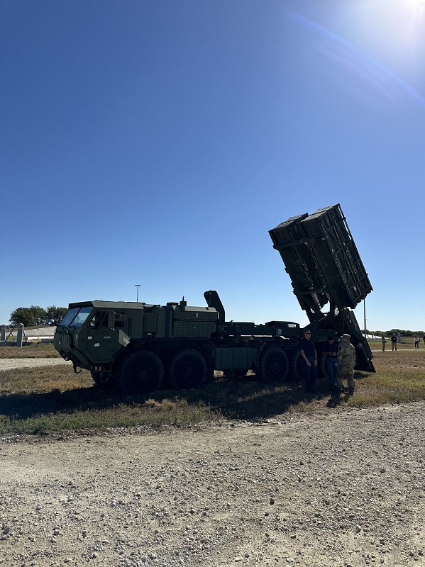 Viermal leistungsfähiger als HIMARS: Verteidigungsunternehmen Lockheed Martin stellte den Prototyp eines neuen Mehrfachraketen-Systems vor-3 Viermal leistungsfähiger als HIMARS: Verteidigungsunternehmen Lockheed Martin stellte den Prototyp eines neuen Mehrfachraketen-Systems vor-3