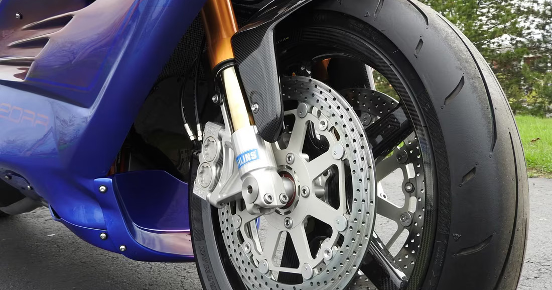 Das atemberaubende Design des MTT 420RR Das atemberaubende Design des MTT 420RR