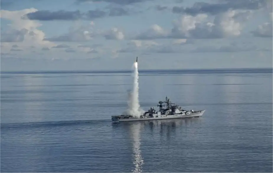 Der indische Zerstörer Rajput hat den Überschall-Marschflugkörper BrahMos erfolgreich gestartet Der indische Zerstörer Rajput hat den Überschall-Marschflugkörper BrahMos erfolgreich gestartet