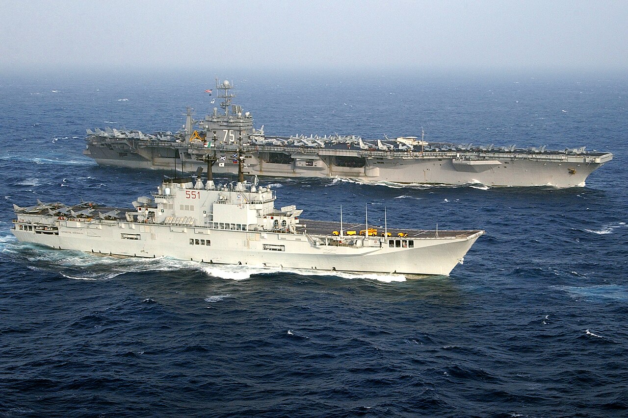 Die Flugzeugträger ITS Giuseppe Garibaldi und USS Harry S. Truman