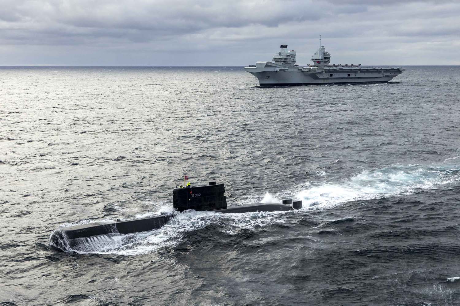 Der britische Flugzeugträger HMS Queen Elizabeth, der Kampfflugzeuge der fünften Generation vom Typ F-35B Lightning II an Bord hat, ist zum ersten Mal in der Geschichte unter NATO-Kommando gestellt worden.-18 Der britische Flugzeugträger HMS Queen Elizabeth, der Kampfflugzeuge der fünften Generation vom Typ F-35B Lightning II an Bord hat, ist zum ersten Mal in der Geschichte unter NATO-Kommando gestellt worden.-18