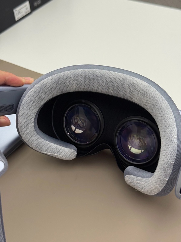 Bild des Vivo Vision Discovery Edition Mixed-Reality-Headsets Bild des Vivo Vision Discovery Edition Mixed-Reality-Headsets