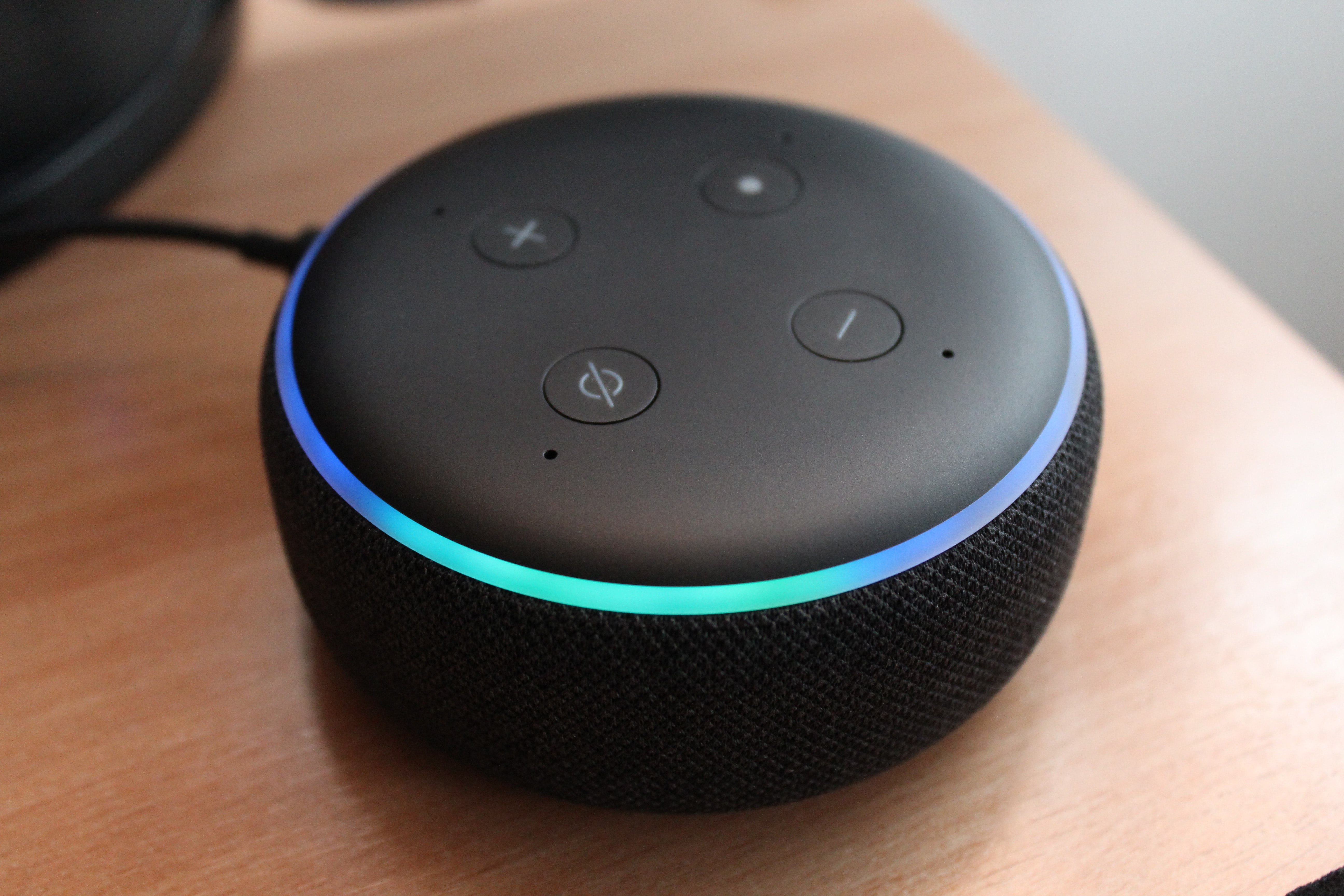 Amazon hat bestätigt, dass Sprachaufnahmen von Alexa zum Training von KI verwendet werden Amazon hat bestätigt, dass Sprachaufnahmen von Alexa zum Training von KI verwendet werden