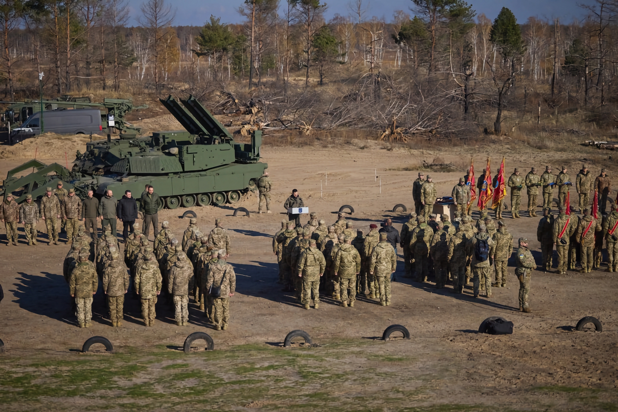 Die AFU hat in Betrieb befindliche M1150 Minenräumfahrzeuge auf der Basis von M1 Abrams-Panzern erhalten, die USA haben ihre Lieferungen nicht gemeldet. Die AFU hat in Betrieb befindliche M1150 Minenräumfahrzeuge auf der Basis von M1 Abrams-Panzern erhalten, die USA haben ihre Lieferungen nicht gemeldet.