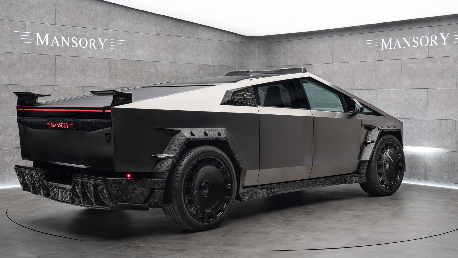 Mansory Elongation Tesla Cybertruck Rückansicht Mansory Elongation Tesla Cybertruck Rückansicht