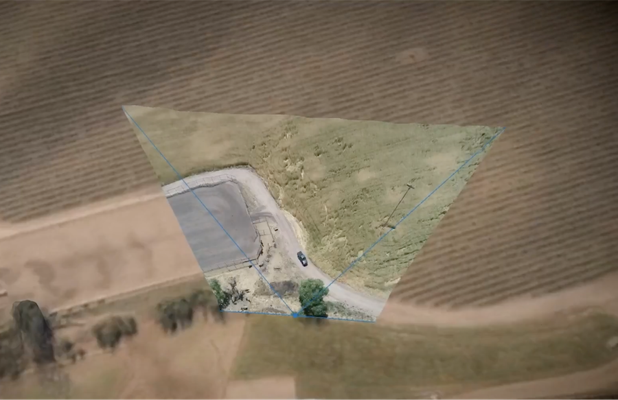 Drohnen-Videostream auf der Grundlage dreidimensionaler Satellitendaten Drohnen-Videostream auf der Grundlage dreidimensionaler Satellitendaten