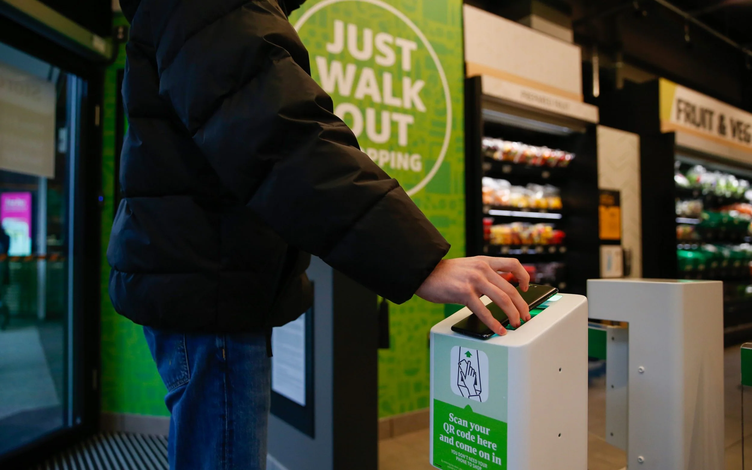Amazon gibt die Just Walk Out-Technologie in seinen Lebensmittelläden auf Amazon gibt die Just Walk Out-Technologie in seinen Lebensmittelläden auf