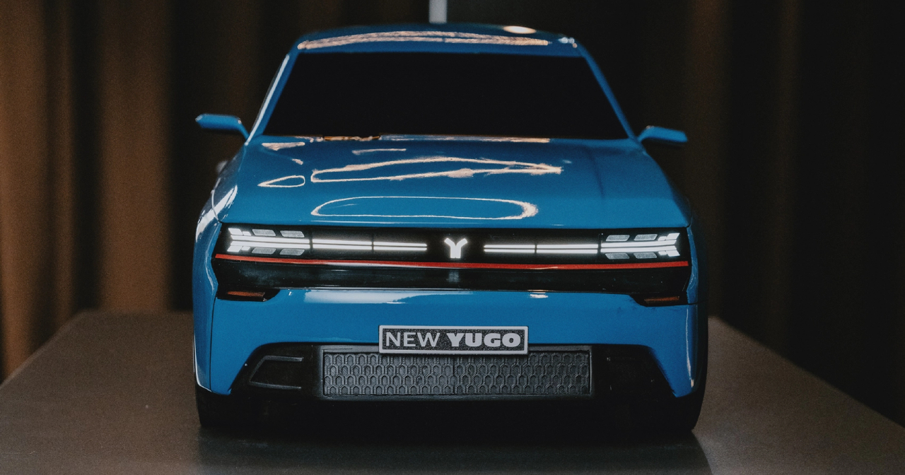 Eine Attrappe des neuen Yugo auf dem Car Design Event