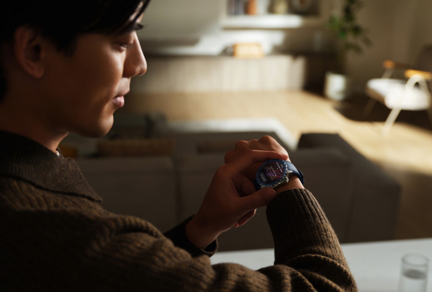 Oppo Watch X2 am Handgelenk