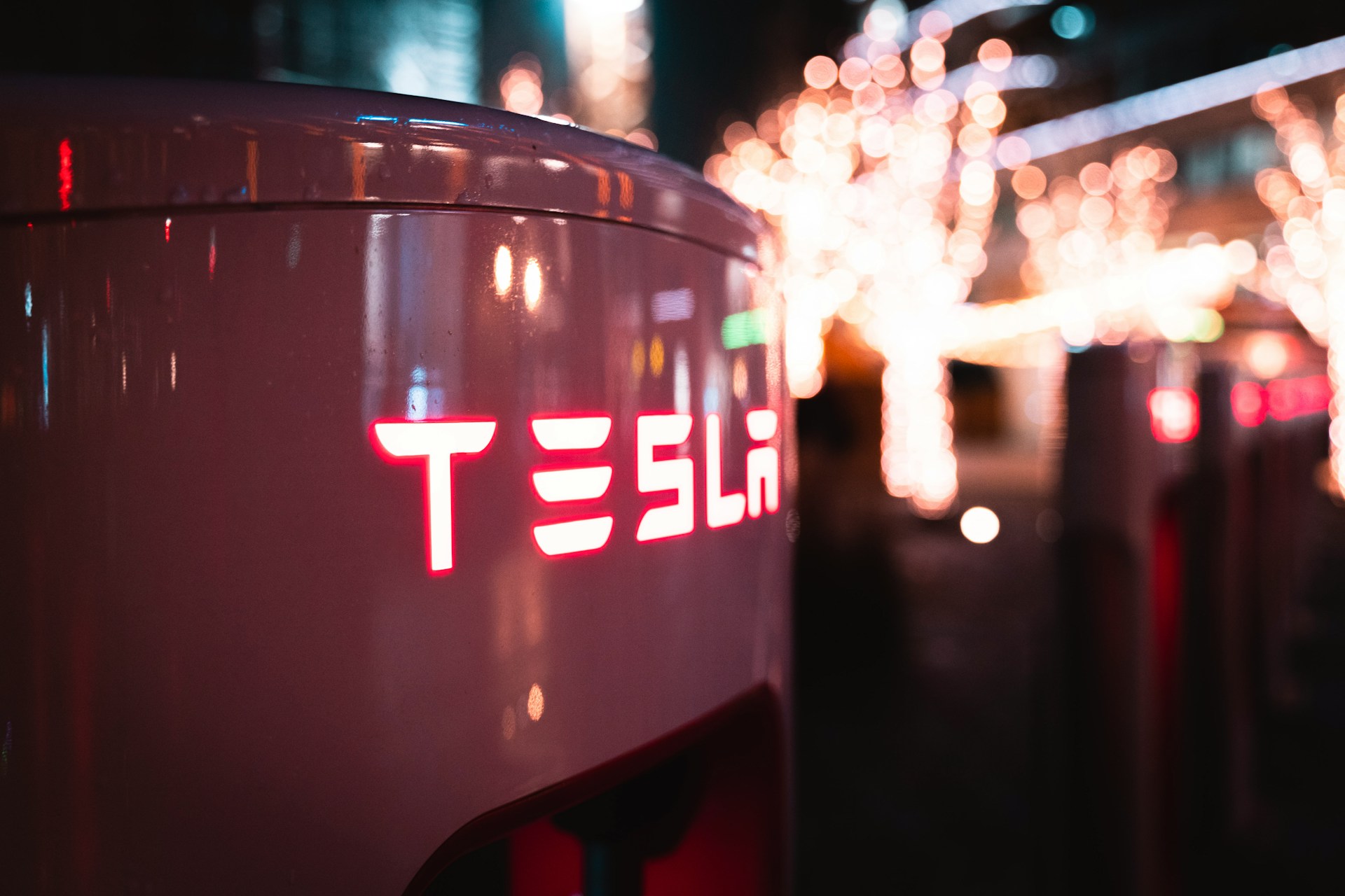 Tesla verwickelt Apple in Rechtsstreit über tödlichen Autopilot-Unfall