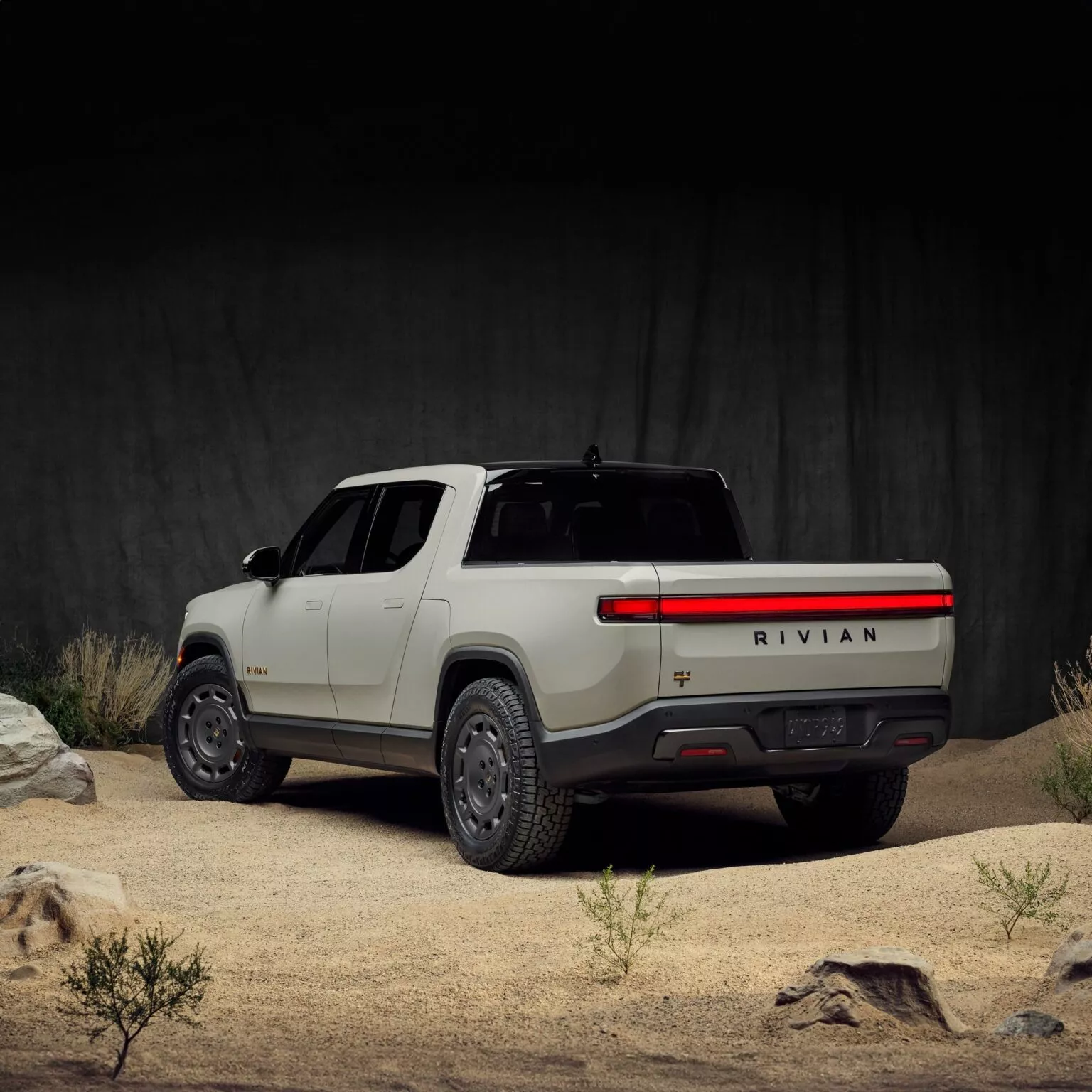 Rivian R1 Dune Edition Seitenansicht Rivian R1 Dune Edition Seitenansicht