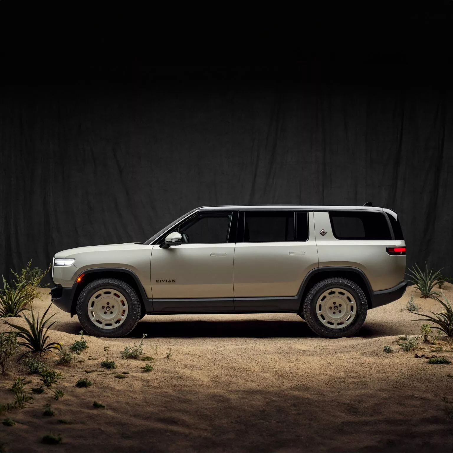 Rivian R1 Dune Edition Vorderansicht Rivian R1 Dune Edition Vorderansicht
