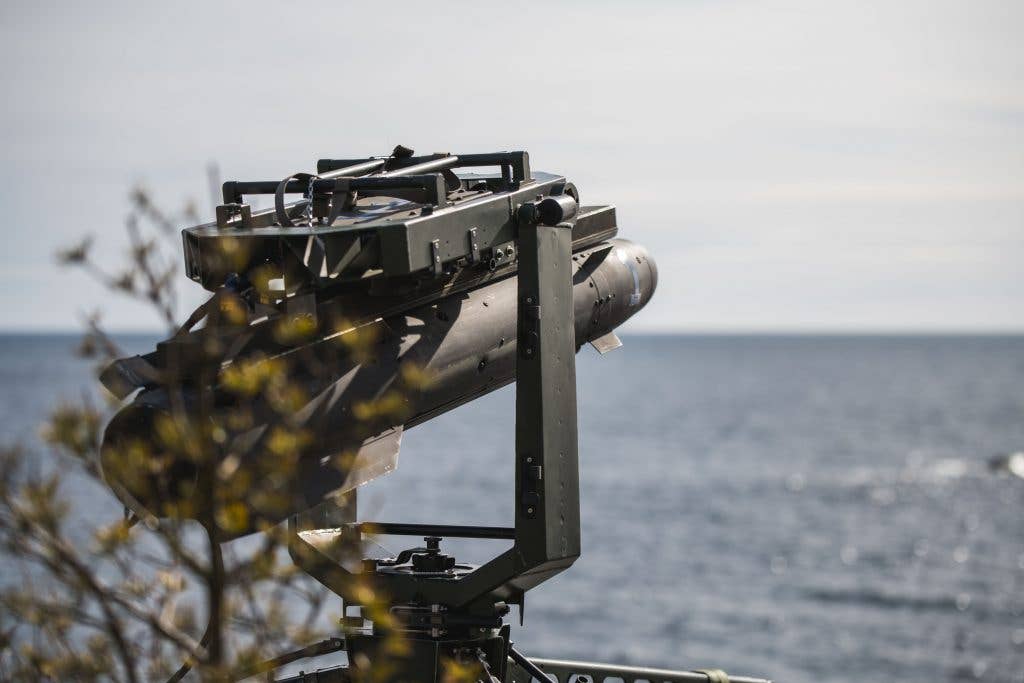 Die ukrainischen Streitkräfte zeigten den Abschuss der schwedischen RBS-17-Lenkwaffe gegen ein Bodenziel