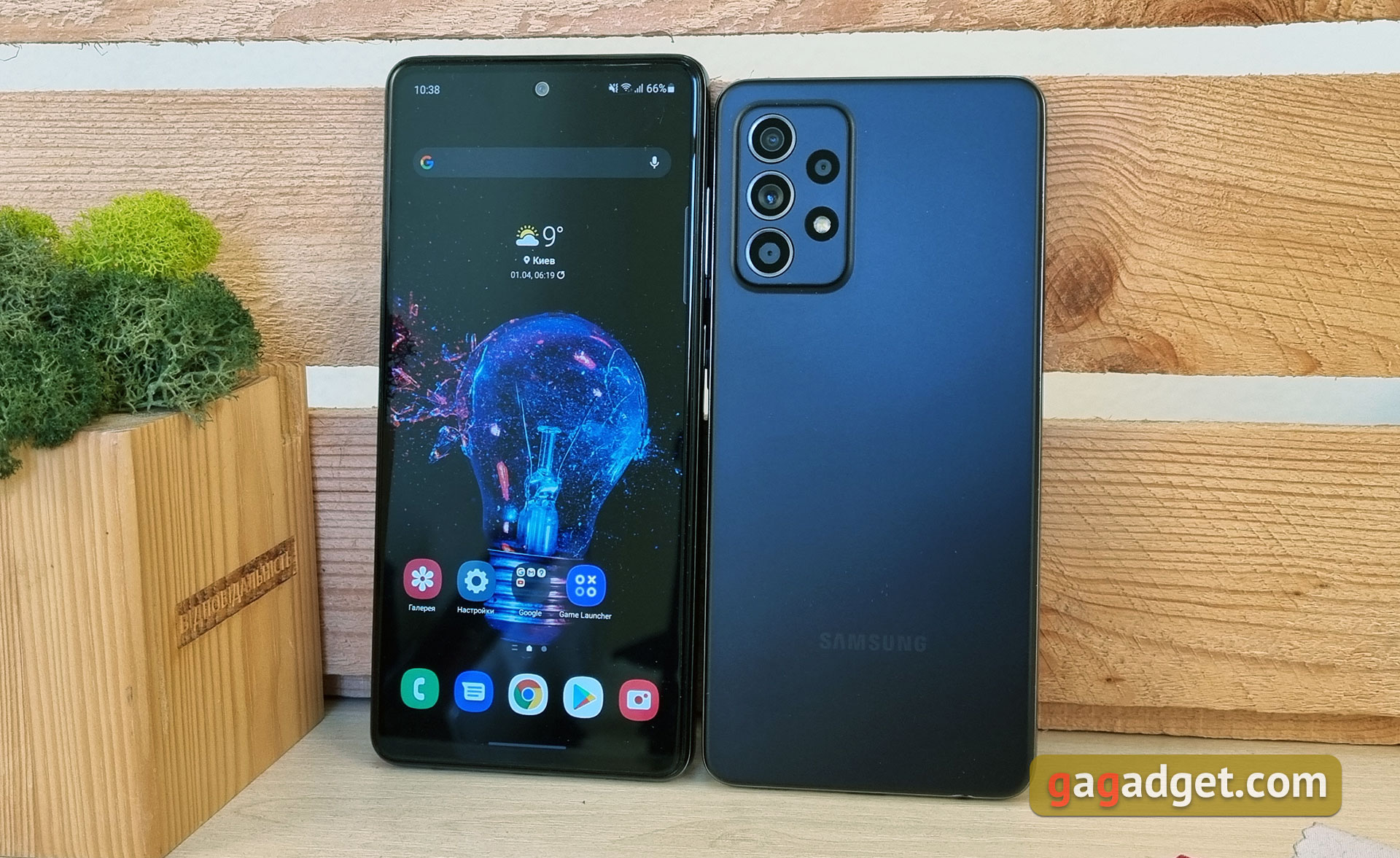 Samsung Galaxy A72 VS Galaxy A52 Test: Mittelklasse-Handys mit Flaggschiff-Ambitionen Samsung Galaxy A72 VS Galaxy A52 Test: Mittelklasse-Handys mit Flaggschiff-Ambitionen