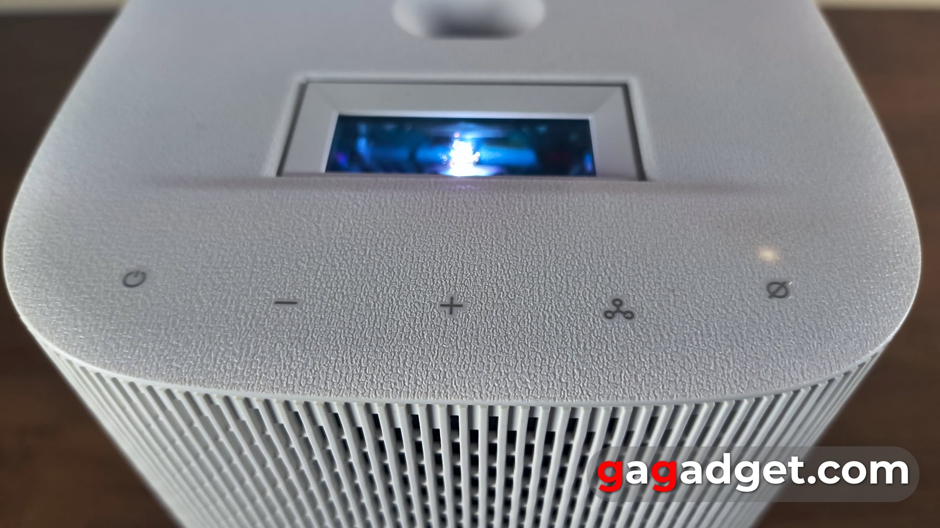 Jetzt ist Ihr Schreibtisch berührungsempfindlich: Test des interaktiven Laserprojektors Samsung The Premiere 5-8 Jetzt ist Ihr Schreibtisch berührungsempfindlich: Test des interaktiven Laserprojektors Samsung The Premiere 5-8