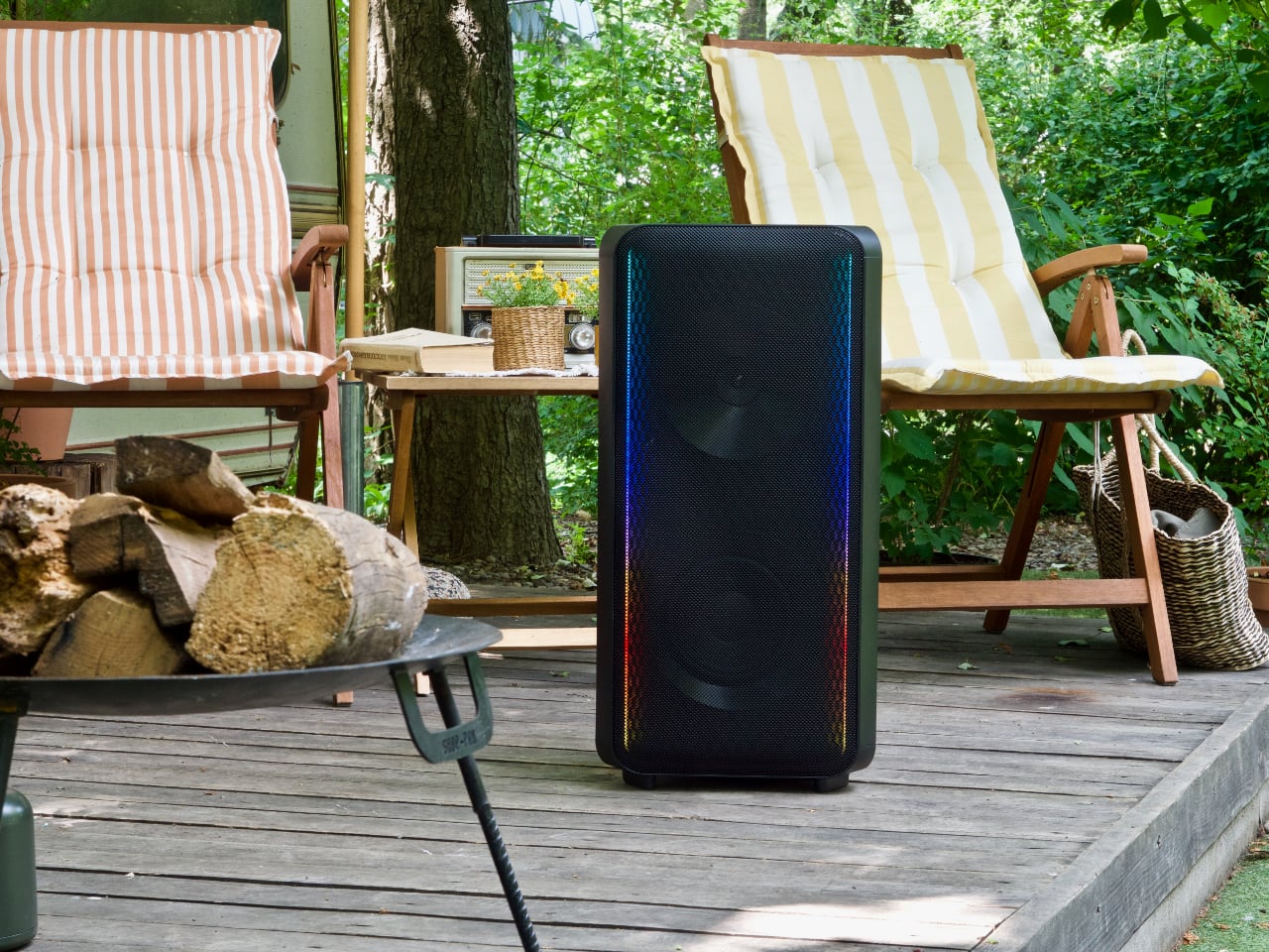 König der Stimmung: Samsung Sound Tower MX-ST50B Hochleistungslautsprechers mit eingebautem Akku und LED-Beleuchtung im Test-2 König der Stimmung: Samsung Sound Tower MX-ST50B Hochleistungslautsprechers mit eingebautem Akku und LED-Beleuchtung im Test-2