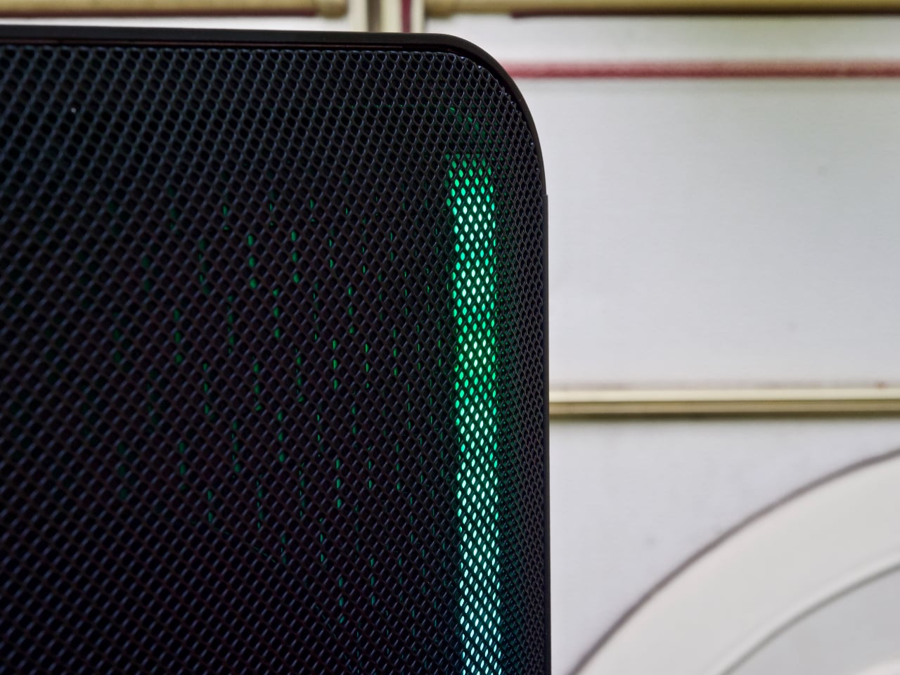 König der Stimmung: Samsung Sound Tower MX-ST50B Hochleistungslautsprechers mit eingebautem Akku und LED-Beleuchtung im Test-6 König der Stimmung: Samsung Sound Tower MX-ST50B Hochleistungslautsprechers mit eingebautem Akku und LED-Beleuchtung im Test-6